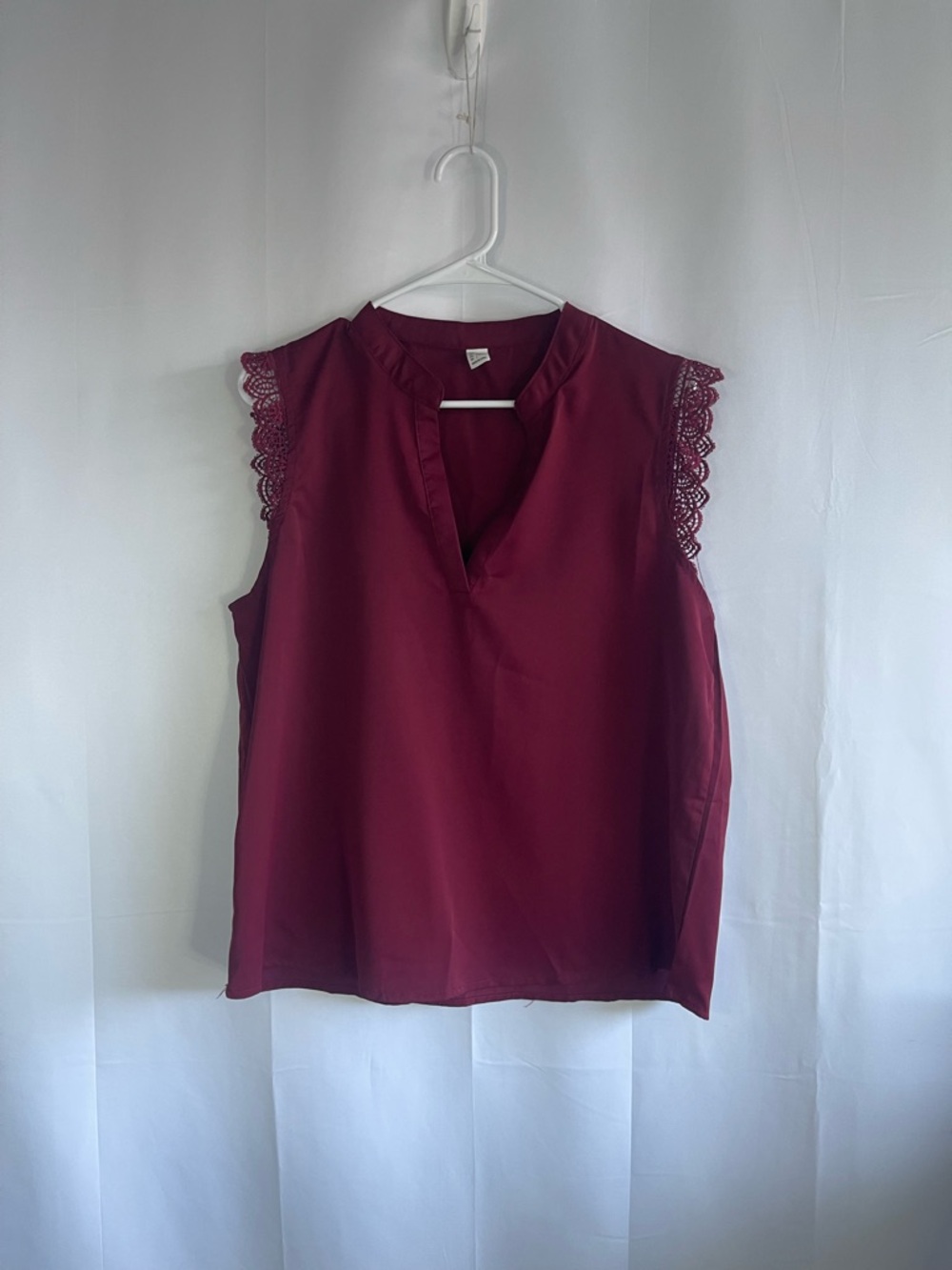 Sleeveless Lace-Trim V-Neck Blouse - Wine